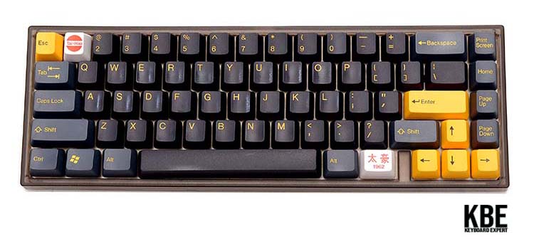 BM 65 mechanical keyboard front view side
