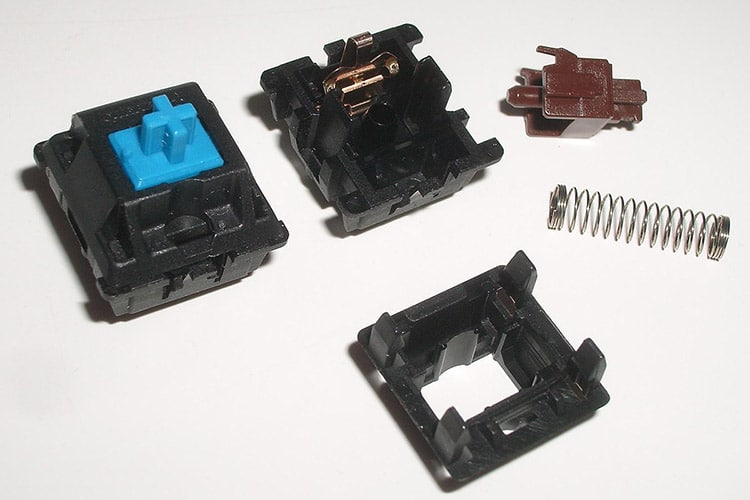 Cherry MX switches — Cherry MX Blue closed vs Cherry MX Brown, opened