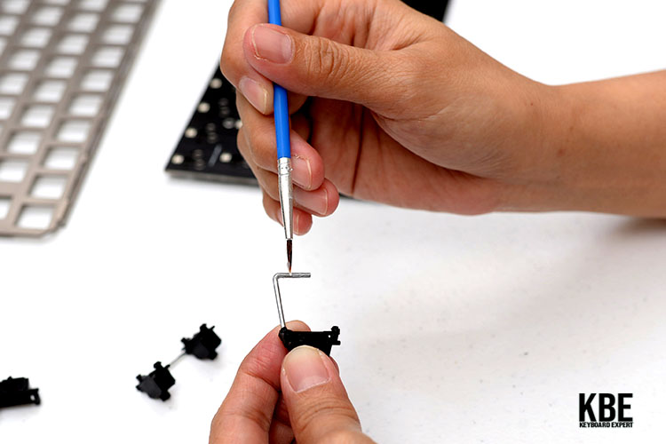 lubing part of stabilizer of mechanical keyboard